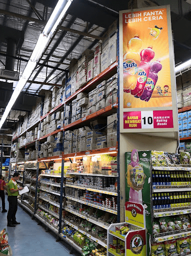 Wholesale stores in JB - Midas Mart interior